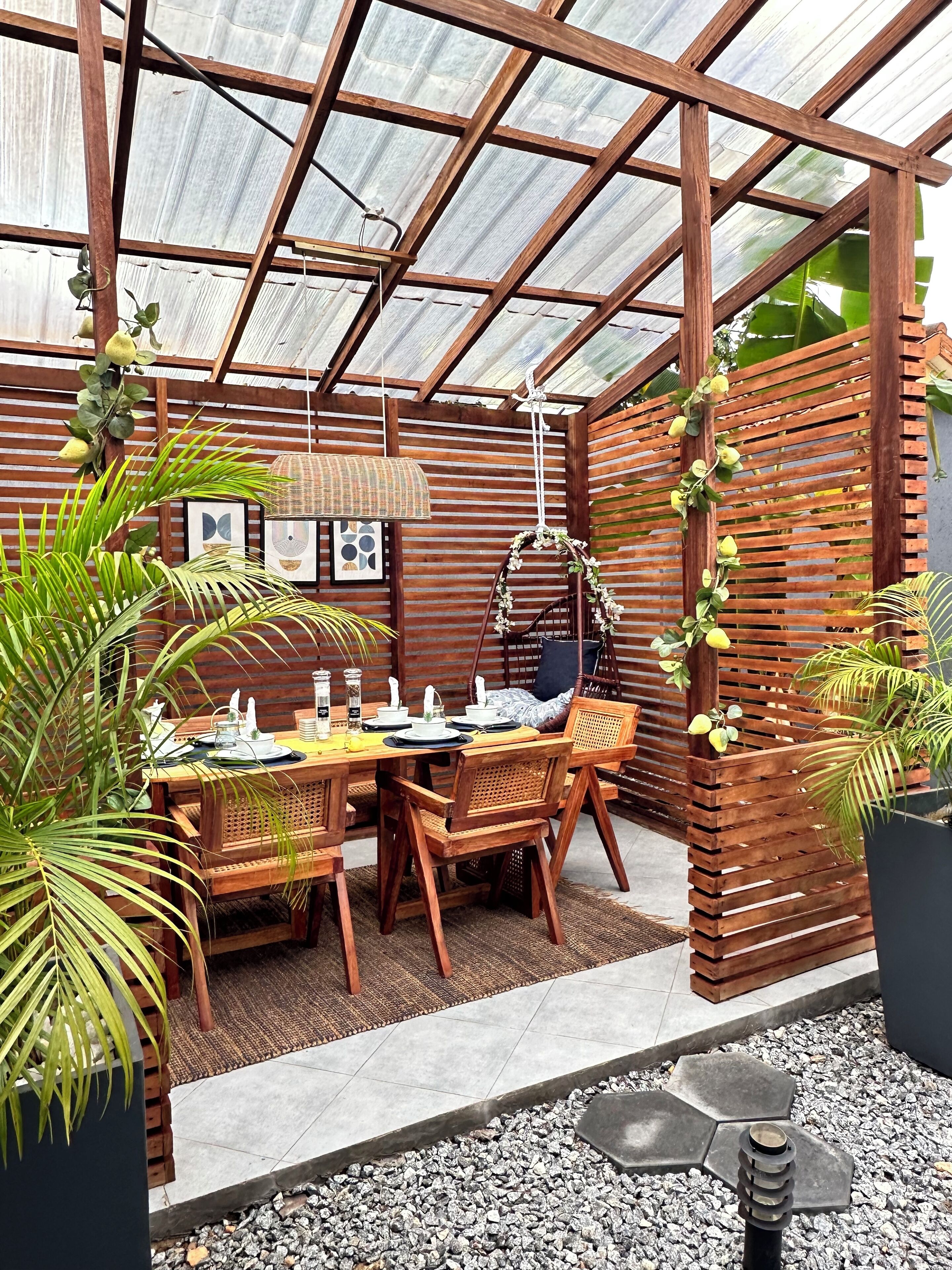 Outdoor dining