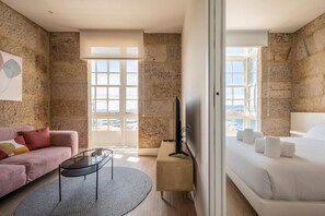 Apartment, Mehrere Betten, Meerblick, Turm | 1 Schlafzimmer, Bügeleisen/Bügelbrett, kostenloses WLAN, Bettwäsche