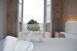 Apartment, 1 Queen Bed, Kitchen, Sea View
