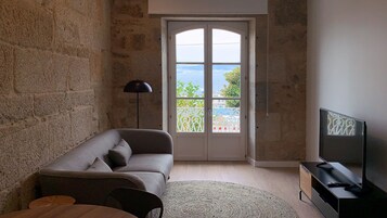 Apartment, Multiple Beds, Ocean View, Tower | Iron/ironing board, free WiFi, bed sheets