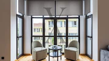 82-cm LCD TV with satellite channels, TV, heated floors