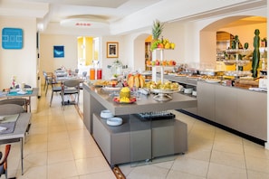 Petit déjeuner buffet compris tous les jours
