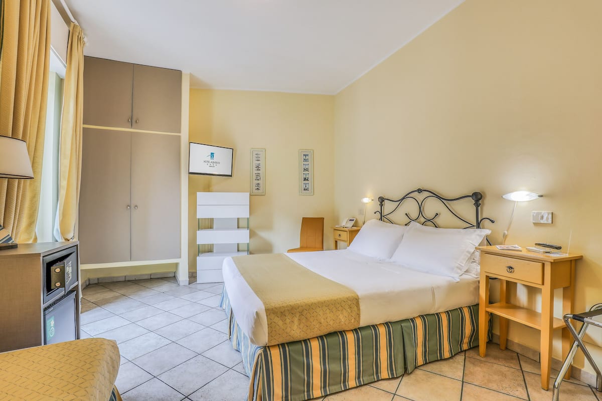 Superior Triple Room, Mountain View | 1 bedroom, premium bedding, memory-foam beds, minibar