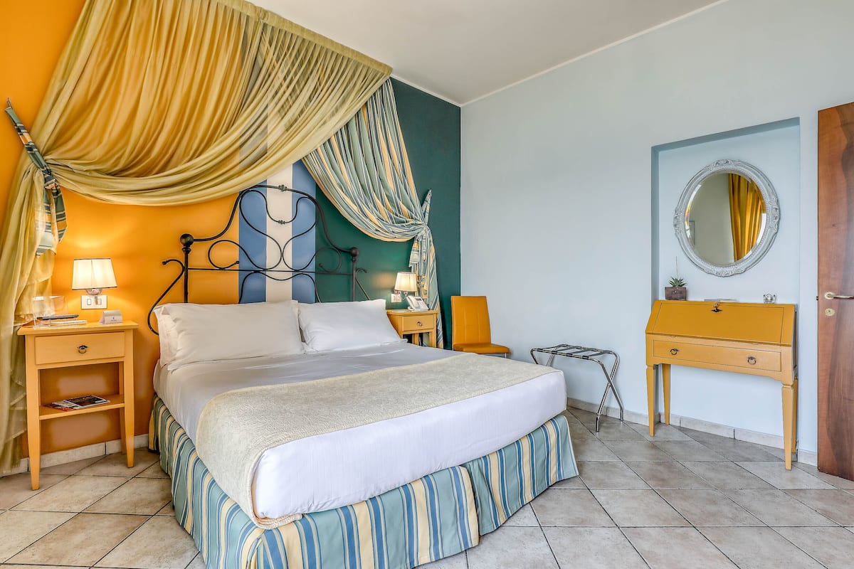 Deluxe Room, Sea View | Premium bedding, memory foam beds, minibar, in-room safe