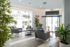 Reception - Hotel BestPrice Girona (Girona)