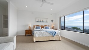 4 bedrooms, iron/ironing board, Internet, bed sheets