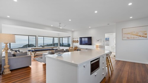 Noah's 46 Cliff Road