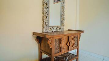๋๋ญ์ค๋ฃธ | ์ฑ
์, ๋ฌด๋ฃ WiFi