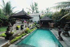 Hồ bơi