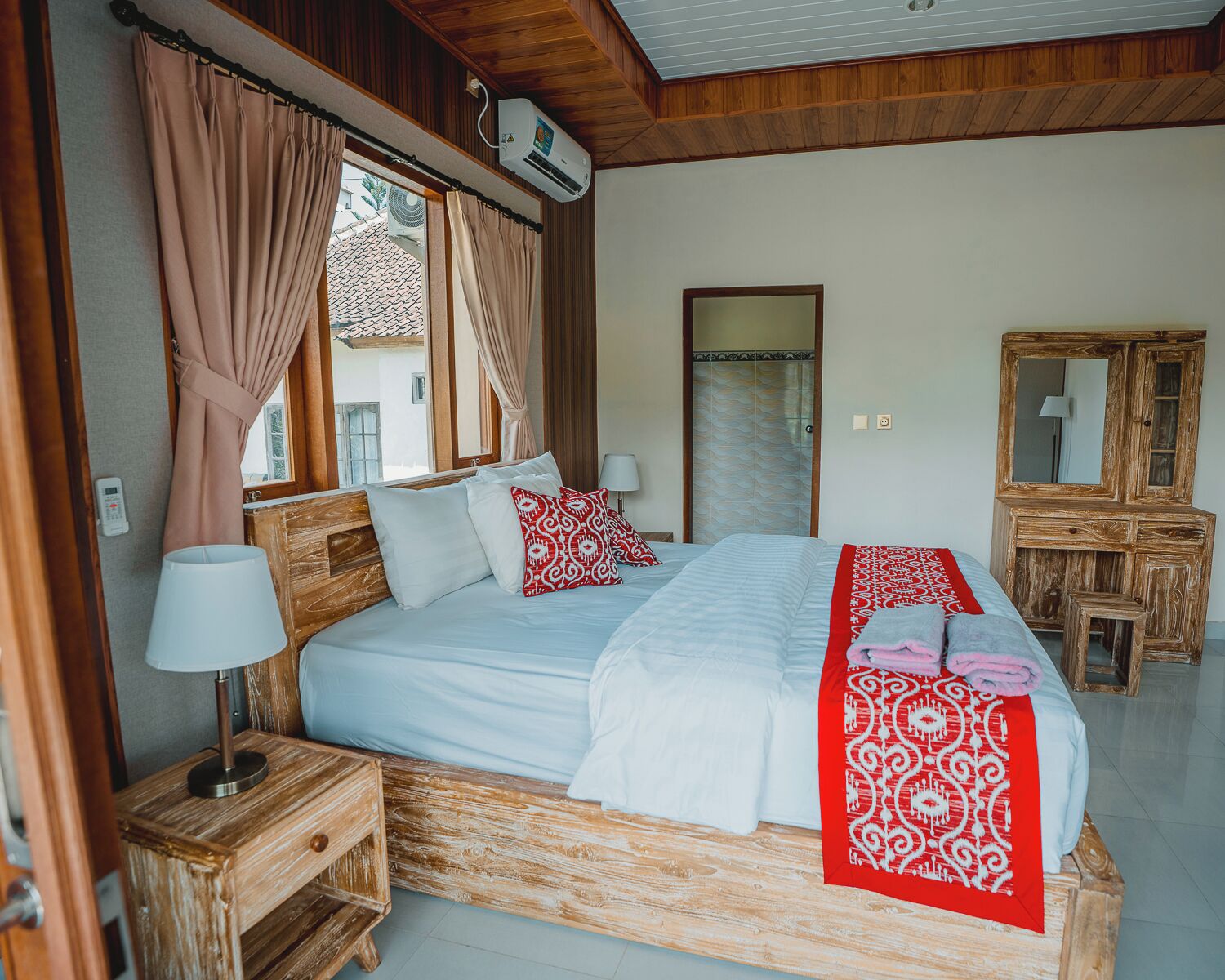 Superior Room, Kitchen | Desk, free WiFi