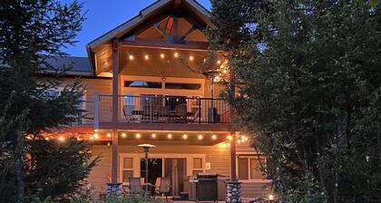 Riverfront/Hot tub/MTN views