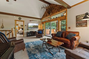 Smart TV, chimenea, videojuegos, reproductor de DVD