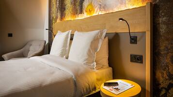 Superior kamer | Luxe beddengoed, Tempur Pedic-bedden, een bureau, een laptopwerkplek