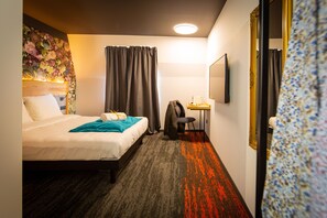 Exclusive Room | Premium bedding, Tempur-Pedic beds, desk, laptop workspace