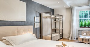 1 bedroom, iron/ironing board, free WiFi, bed sheets - DELUXE SUITE extra king size bed, perfect location Rome center (rome)