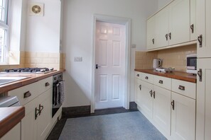 Luxury Apartment, Private Bathroom | Private kitchen