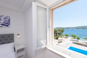 4 bedrooms, individually decorated, individually furnished, free WiFi