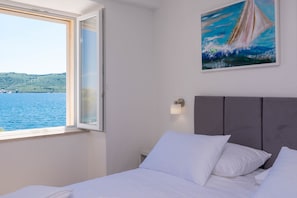 4 bedrooms, individually decorated, individually furnished, free WiFi