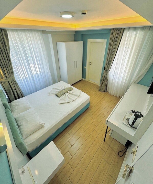 Premium bedding, down duvets, Select Comfort beds, minibar - Amsterdam Otel & Suites  (Kemer)