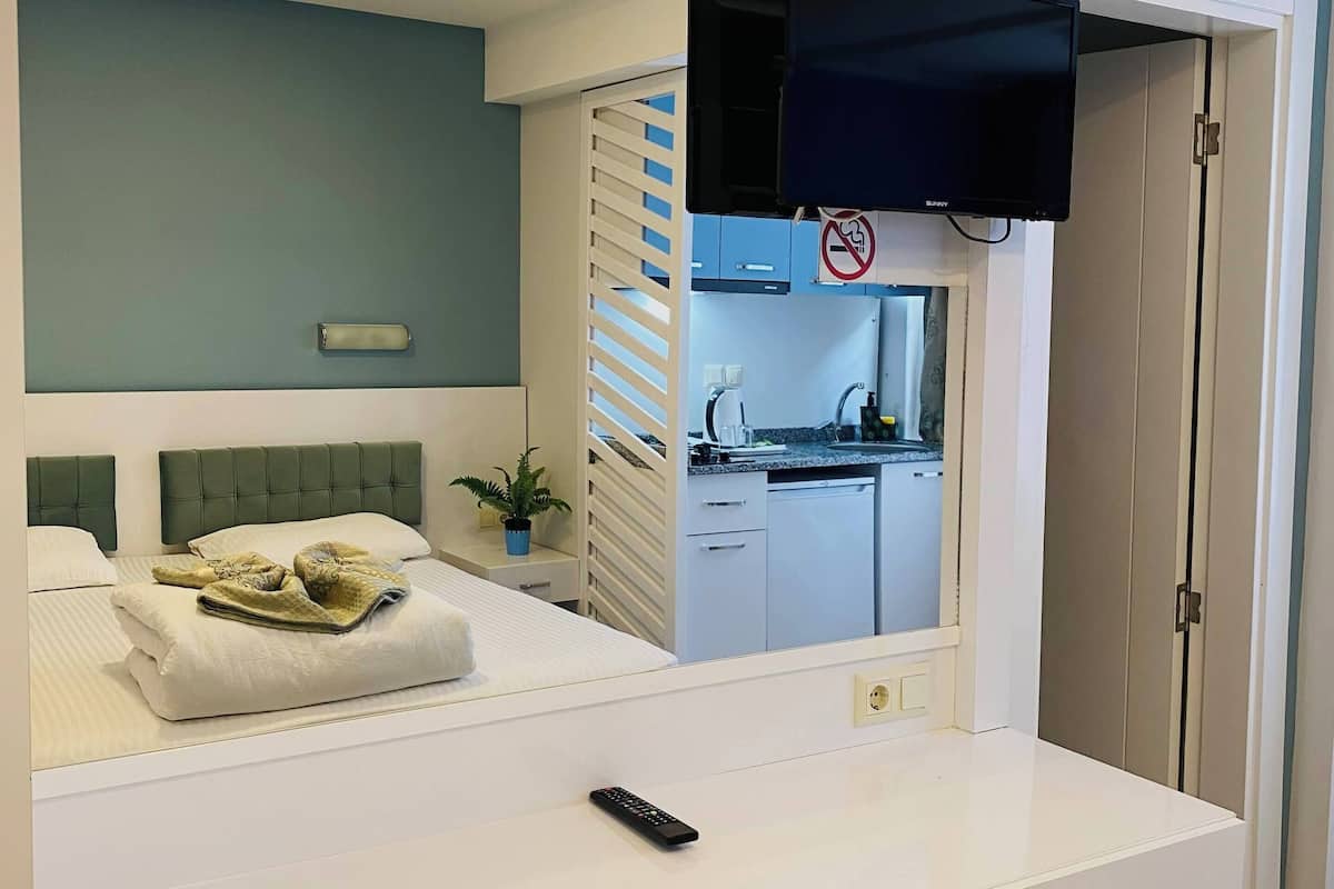 Deluxe-Studio | 1 Schlafzimmer, hochwertige Bettwaren, Daunenbettdecken