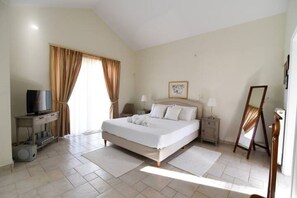 3 bedrooms, desk, iron/ironing board, free WiFi - Unique breathtaking view villa (Kos)