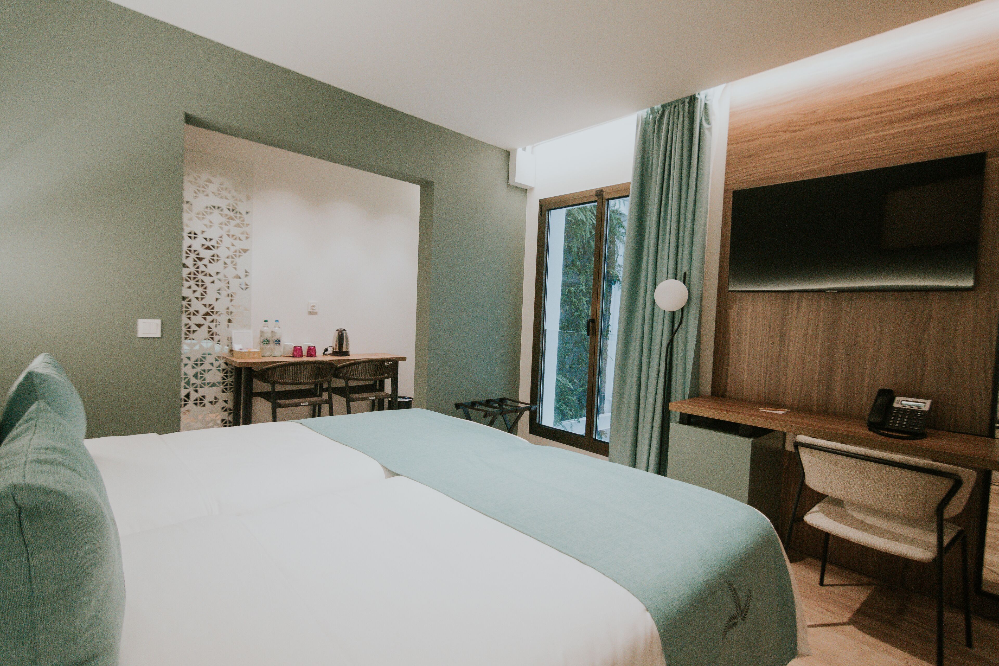 In-room safe, soundproofing, WiFi (free), bed sheets