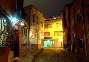 Front of property - Sultanahmet Endless Hotel (Istanbul)