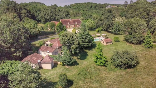 Independent cottage - private terrace - shared swimming pool
