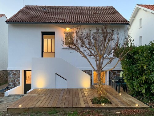 Pretty renovated house on the seafront