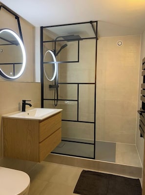 Dusche, Toilettenpapier