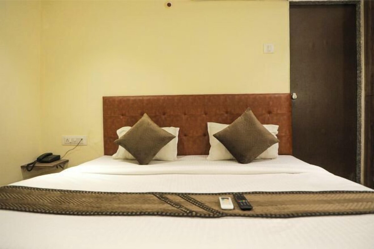 Desk, free WiFi, bed sheets, wheelchair access