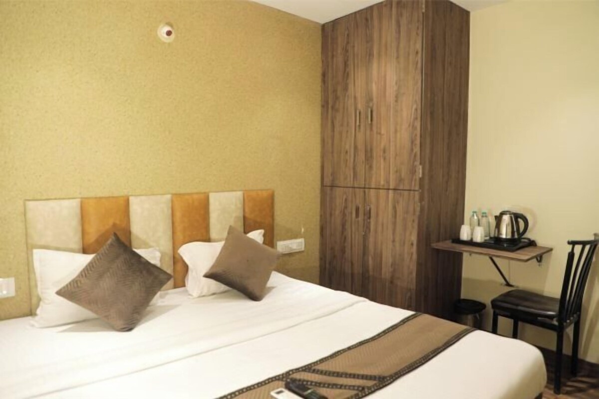 Desk, free WiFi, bed sheets, wheelchair access