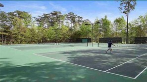 Sport court - Cheerful 4 bedroom to use in villa charge by rooms (COVINGTON)