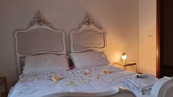 3 chambres, fer et planche Ă repasser, draps fournis