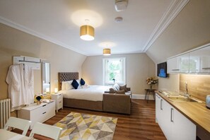 مكواة/لوح كي وواي فاي مجانًا وملاءات أسرّة