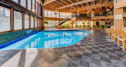 Breck Ski In/Ski Out Condo, Private Balcony, Free Shuttle and Ski Lockers