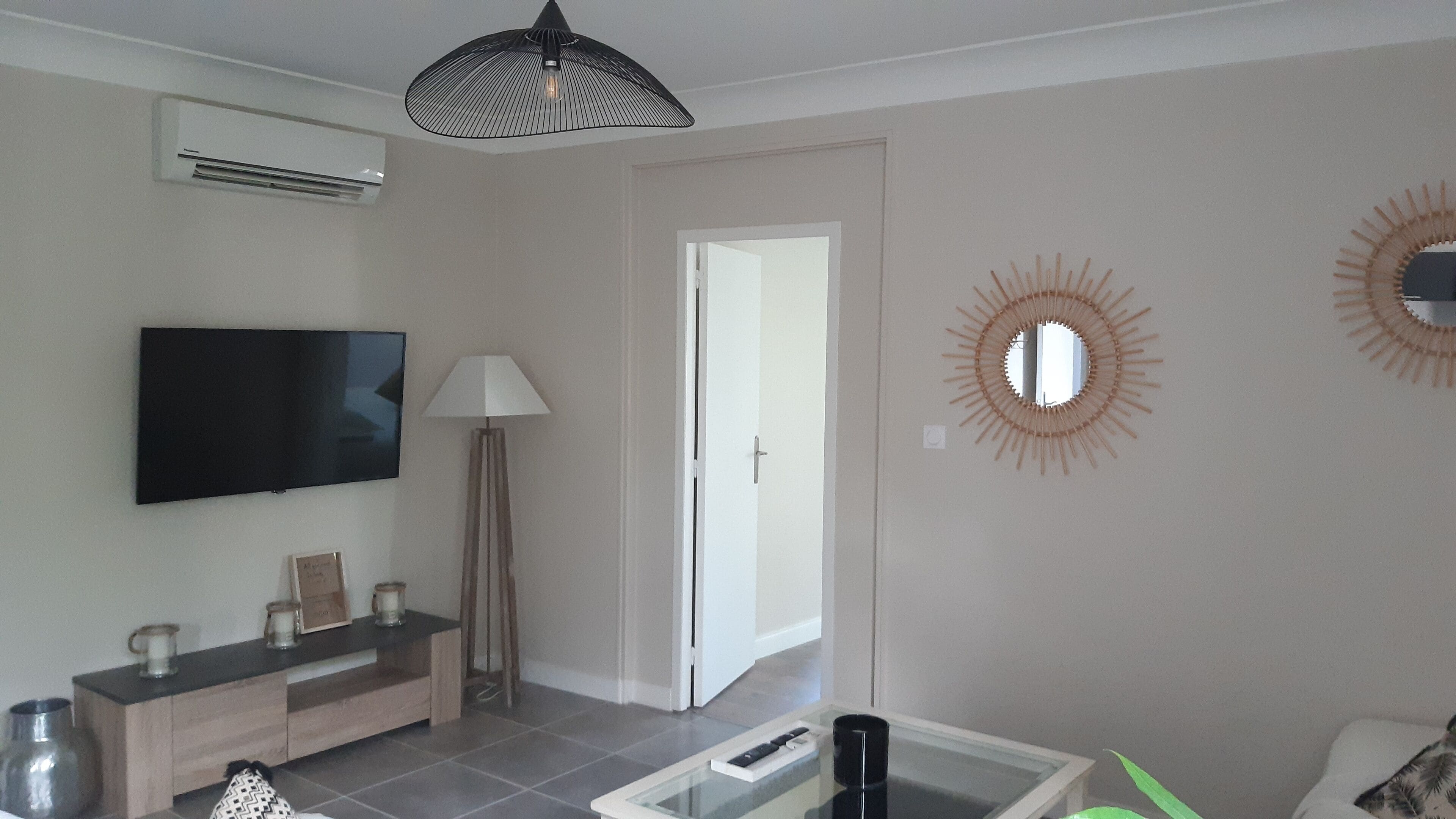 Smart-TV, Tischtennisplatte