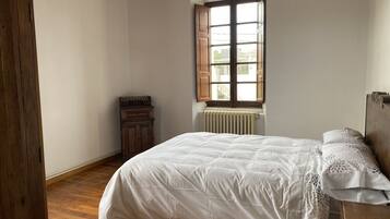 5 slaapkamers, een strijkplank/strijkijzer, gratis wifi, beddengoed