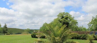 Jardin d'Hiver guest rooms with outdoor pool and jacuzzi