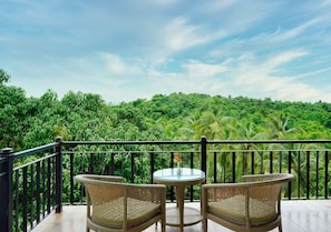 Free minibar items, in-room safe, iron/ironing board, free WiFi - Amoravida By 7 Apple Resorts (Pernem)
