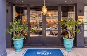 Front of property - Villa Brown Tel-Aviv (Tel Aviv)