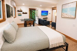 3 bedrooms, desk, iron/ironing board, free WiFi