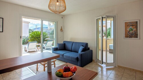 Casa Linda, au calme avec jardin à 900 m plage port et centre de Calvi