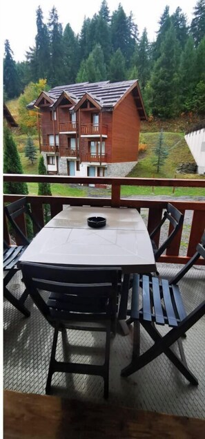 تناول الطعام بالخارج