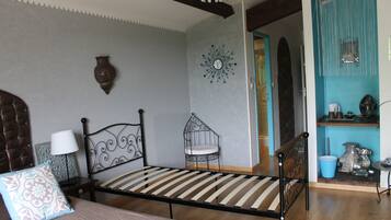 1 bedroom, WiFi, bed sheets