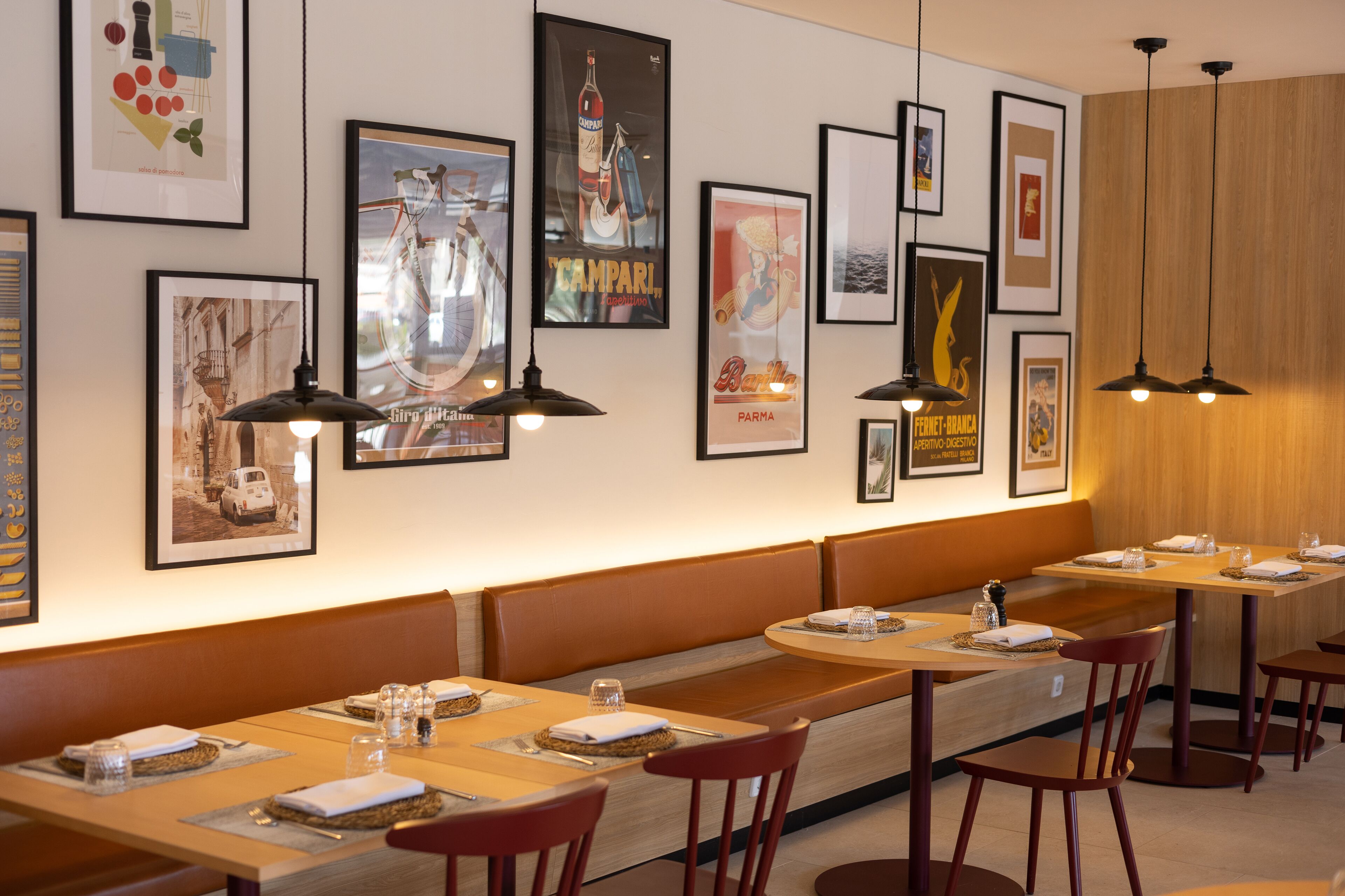 6 restaurants servant le déjeuner, le dîner et le souper