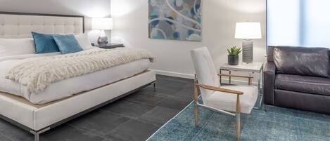 2 Schlafzimmer, Schreibtisch, Bügeleisen/Bügelbrett, Reisekinderbett