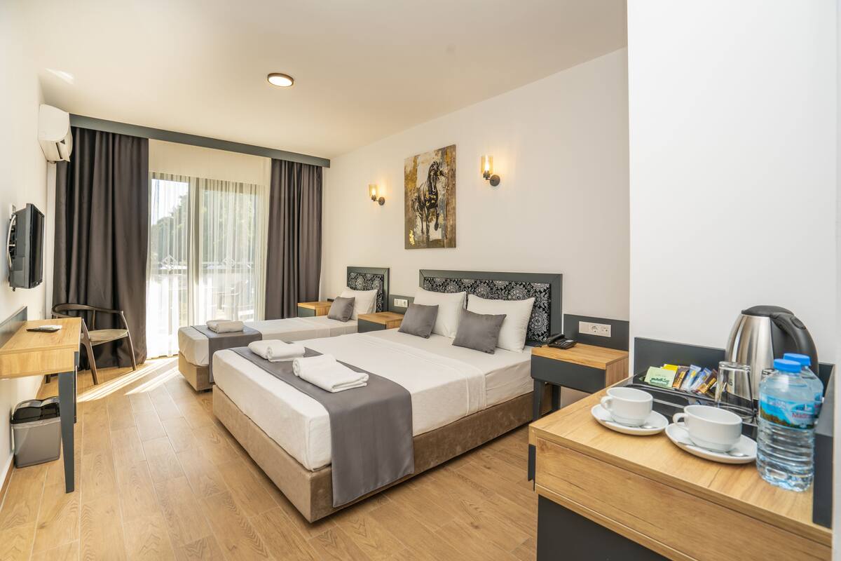 1 sovrum, minibar, värdeförvaringsskåp på rummet och skrivbord
