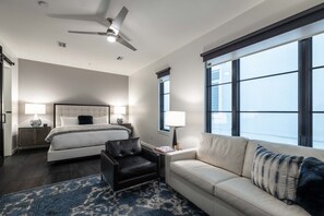 6 habitaciones, escritorio y tabla de planchar con plancha 