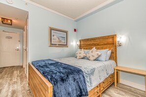 Silitysrauta/-lauta, ilmainen Wi-Fi, vuodevaatteet